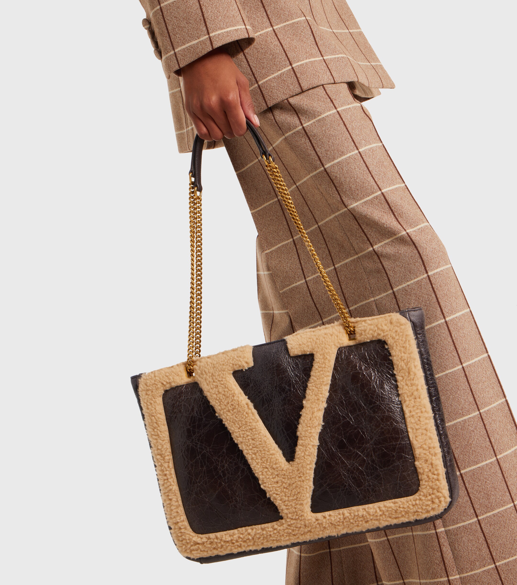 Valentino Garavani Viva Superstar Medium leather tote bag thumbnail