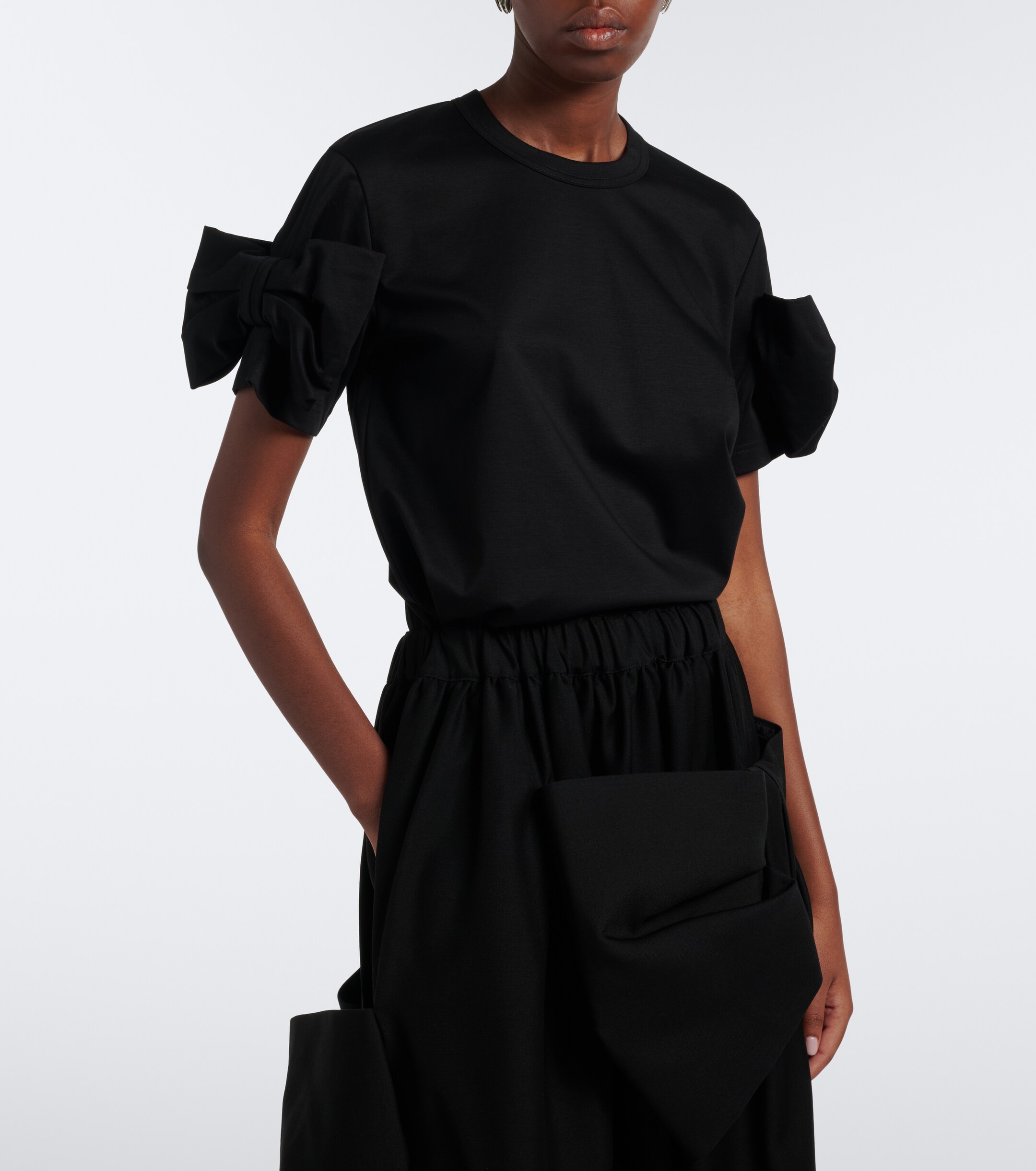 Noir Kei Ninomiya Noir Kei Ninomiya Bow-detail cotton jersey T-shirt