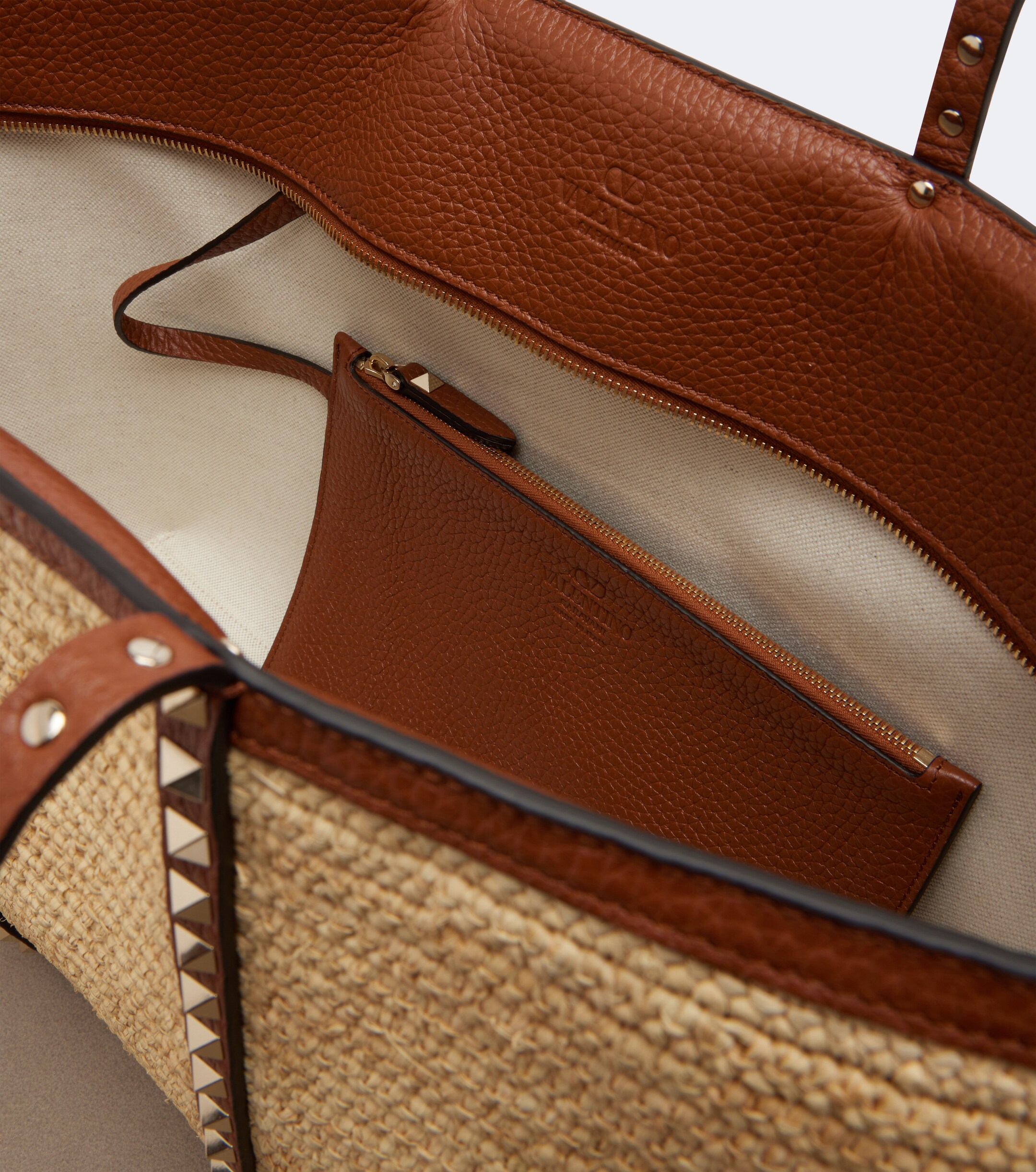 Valentino Garavani Rockstud Large raffia tote bag thumbnail