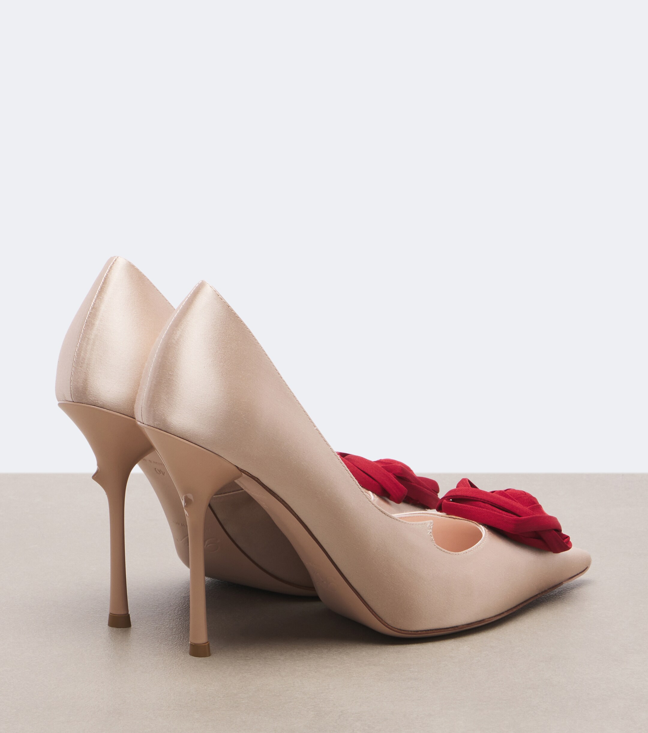 ROGER VIVIER Roger Vivier Rose Vivier floral-appliqué satin pumps
