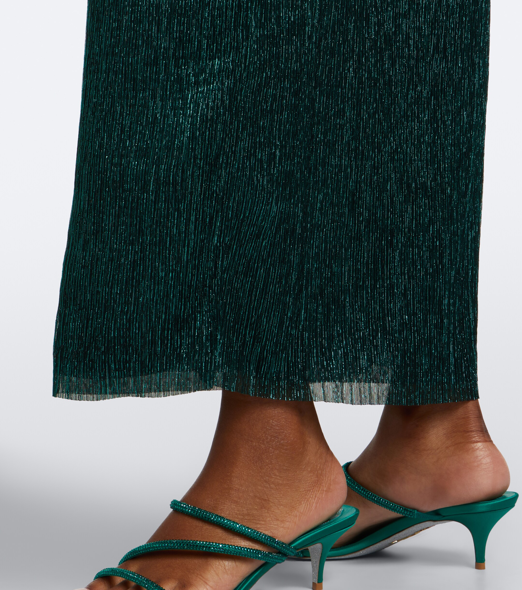 Cala de la Cruz Cala de la Cruz Jeanne halterneck lamé gown