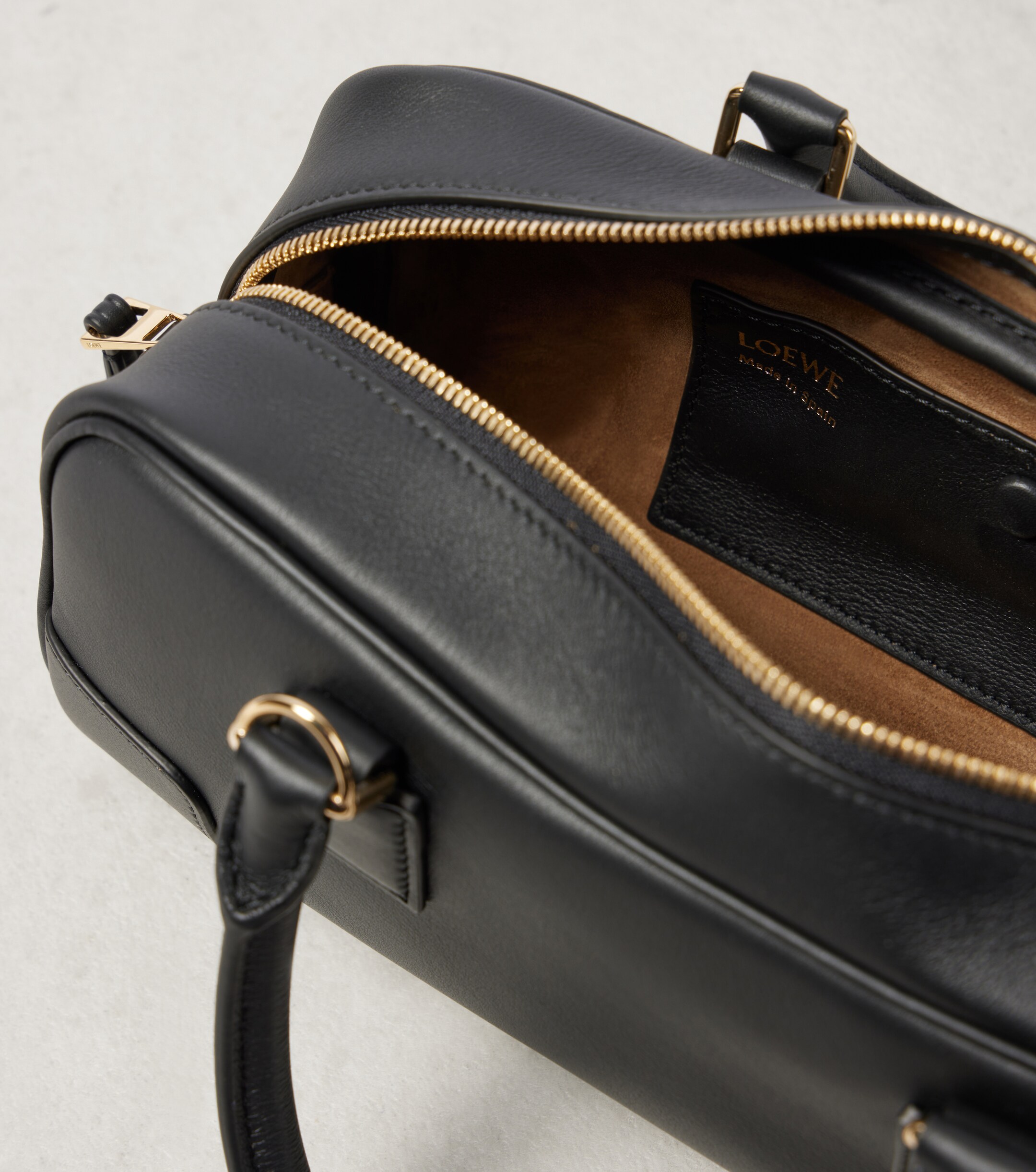 Loewe Amazona 23 leather tote bag