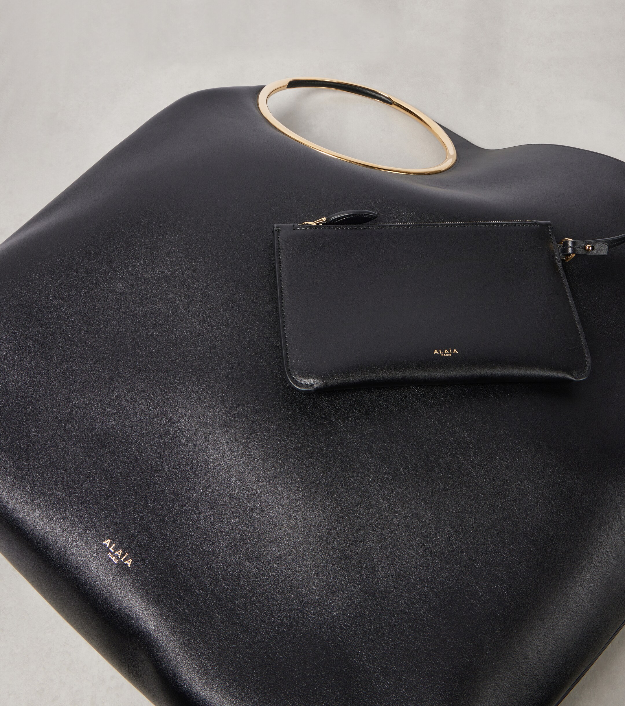 Alaïa Ring XL leather tote bag