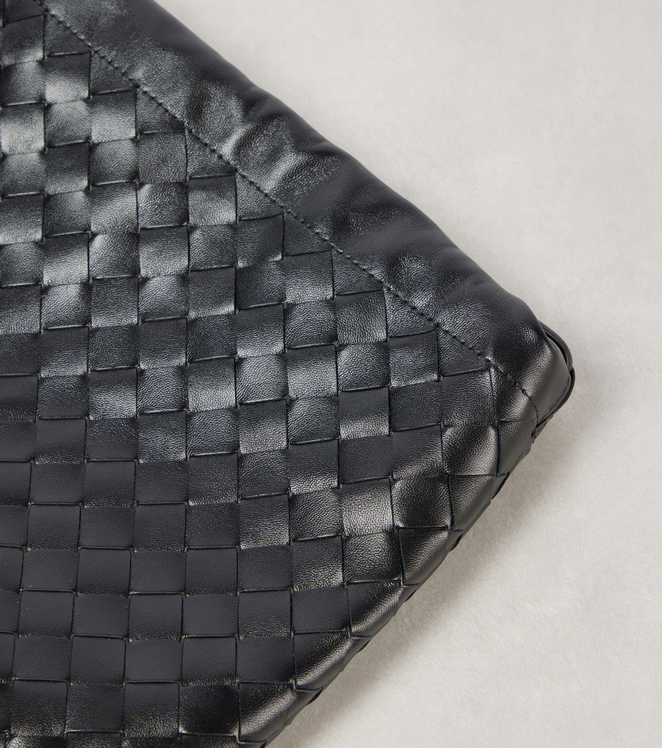 Bottega Veneta Dustbag Intrecciato leather clutch