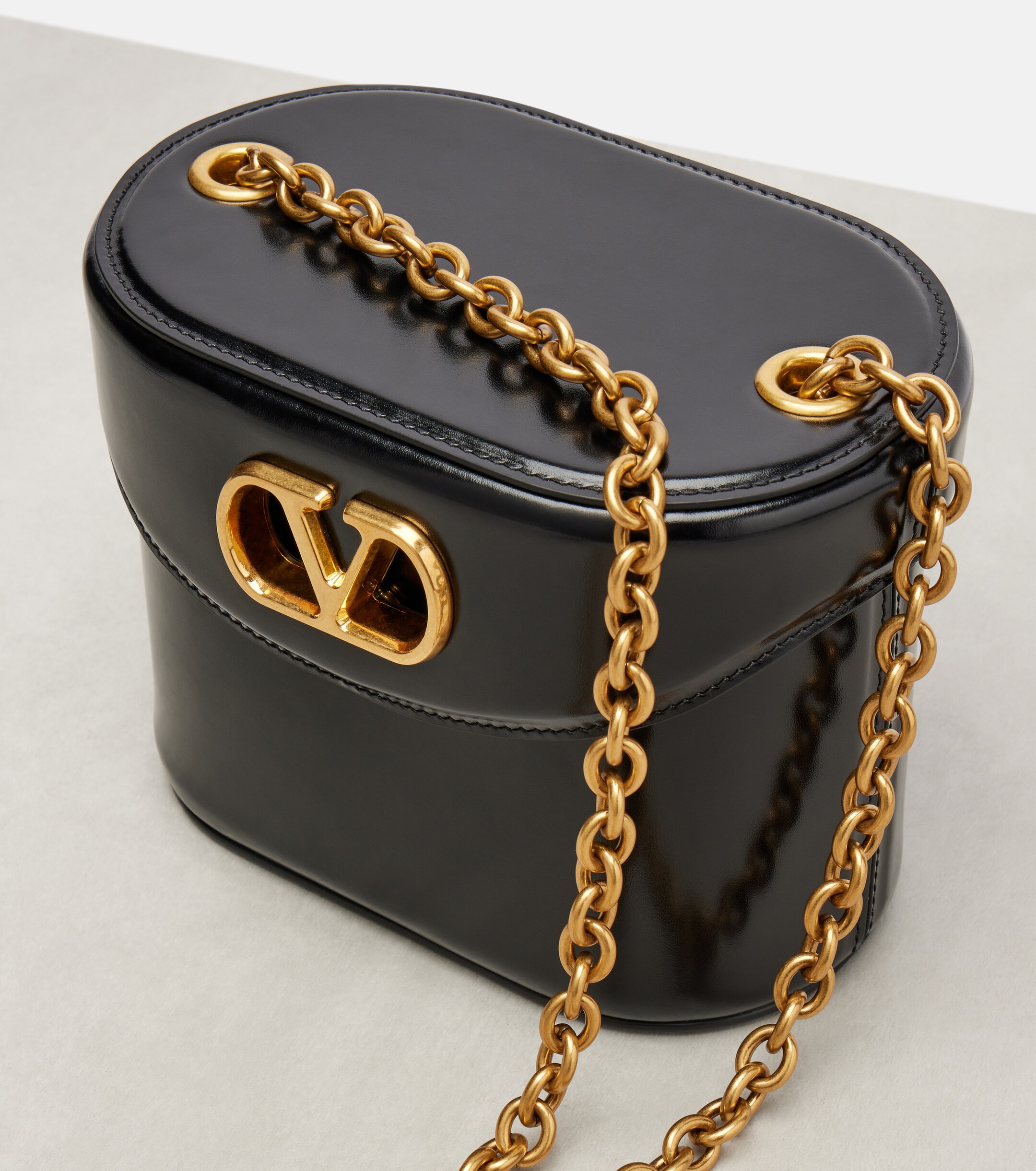 Valentino Garavani Vain VLogo leather vanity bag thumbnail