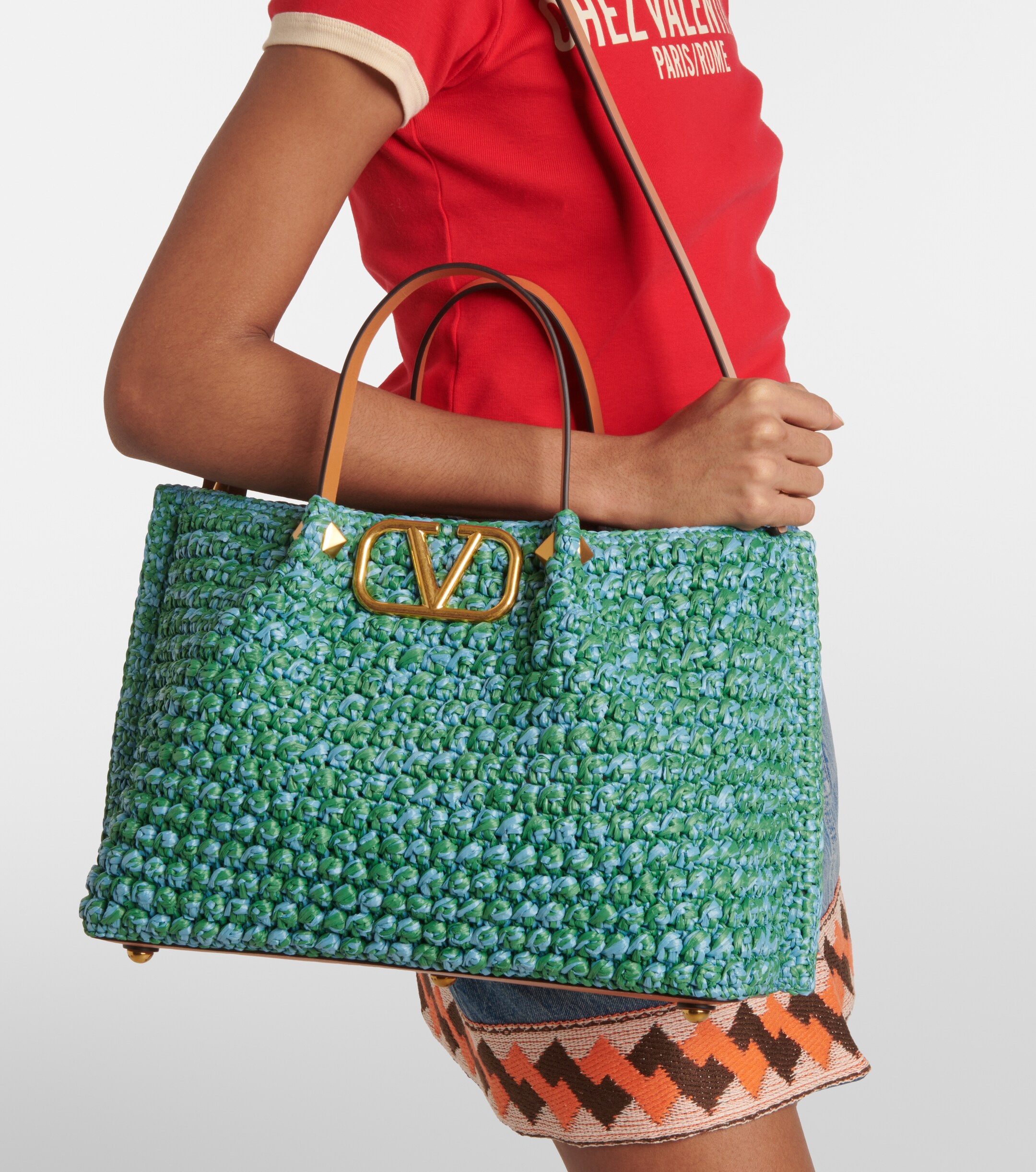 Valentino Garavani VLogo Medium raffia-effect tote bag thumbnail