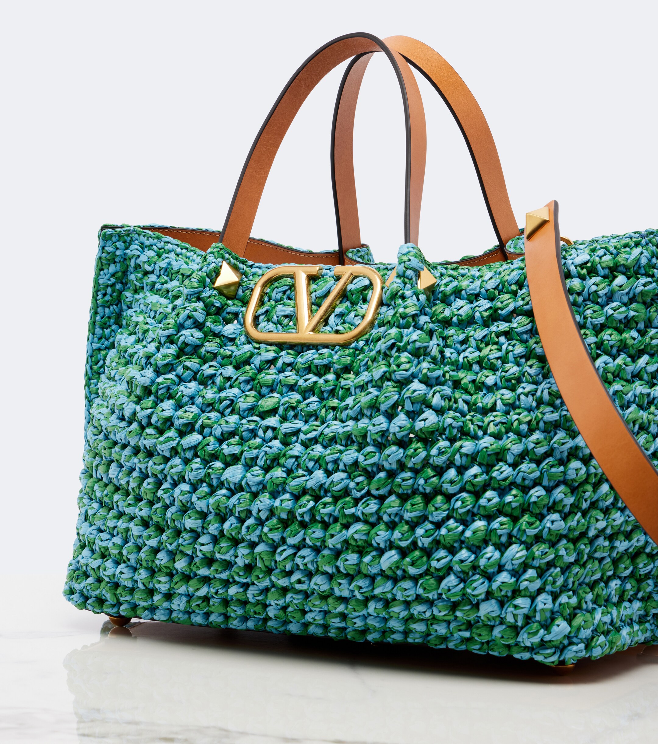 Valentino Garavani VLogo Medium raffia-effect tote bag thumbnail