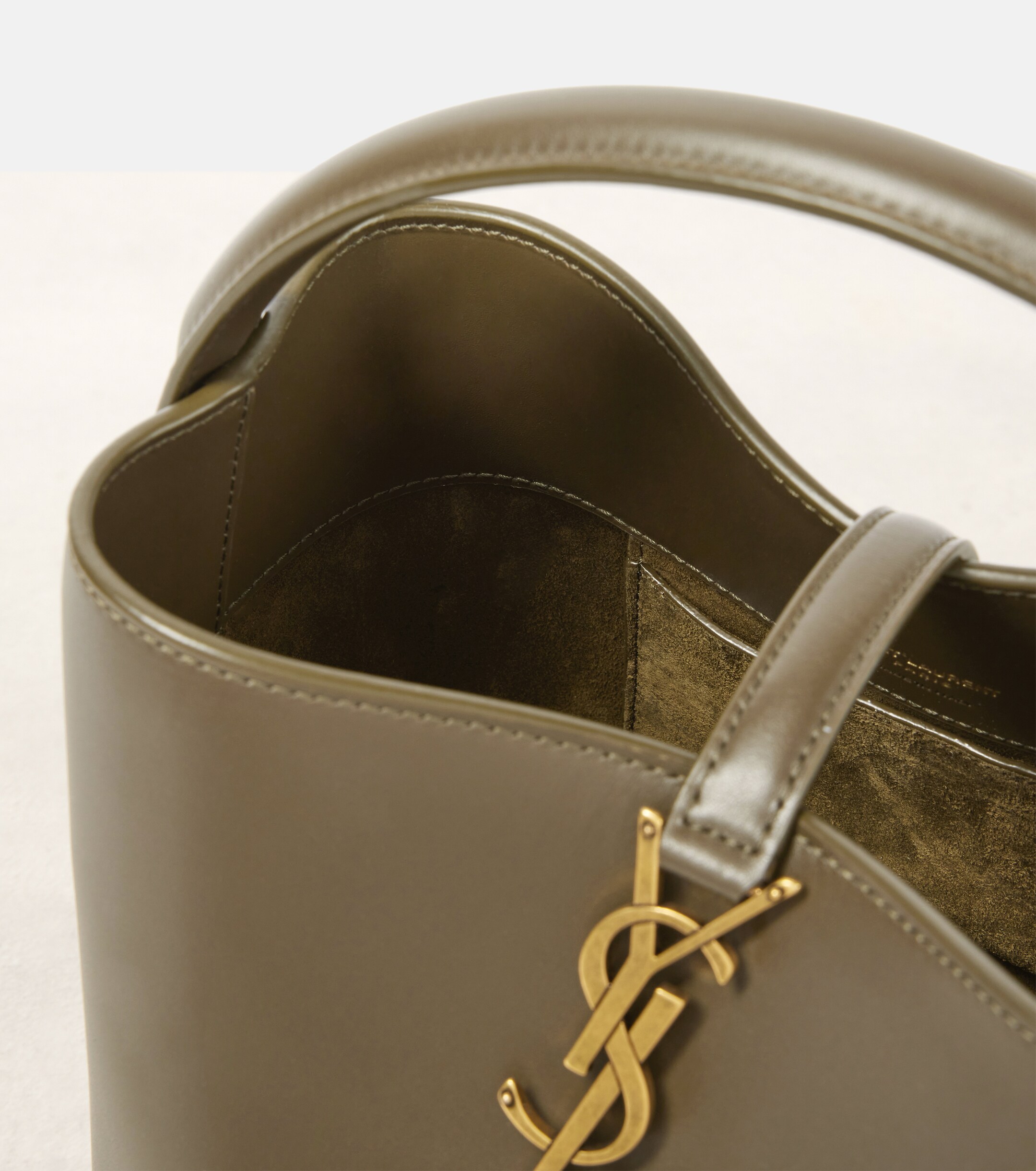 Saint Laurent Le 37 leather bucket bag