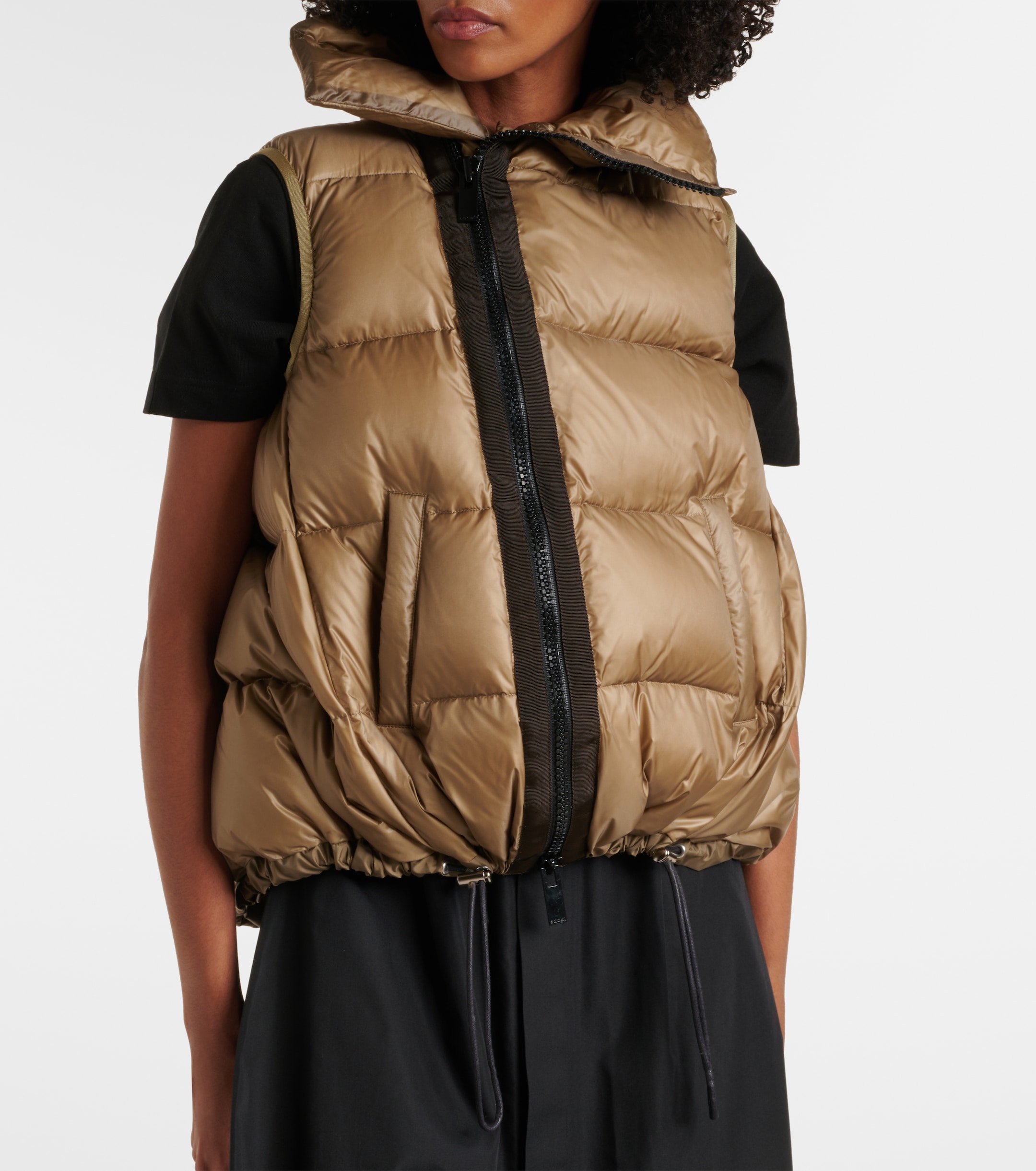 Sacai サカイ　puffer vest ダウンベスト size1 新品未使用 Asymmetric quilted down vest in black - Sacai | Mytheresa