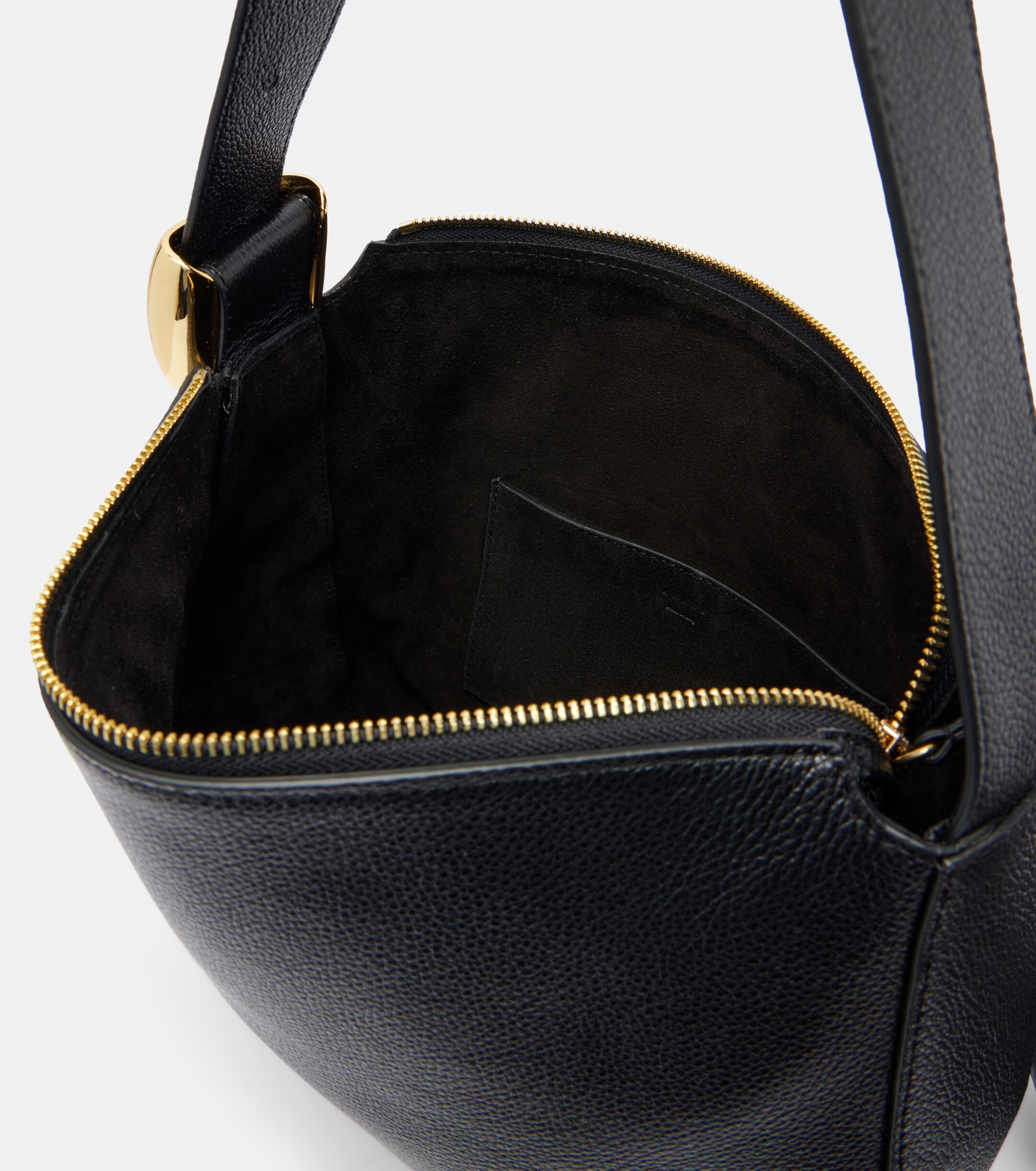 AMANU Zambia leather shoulder bag