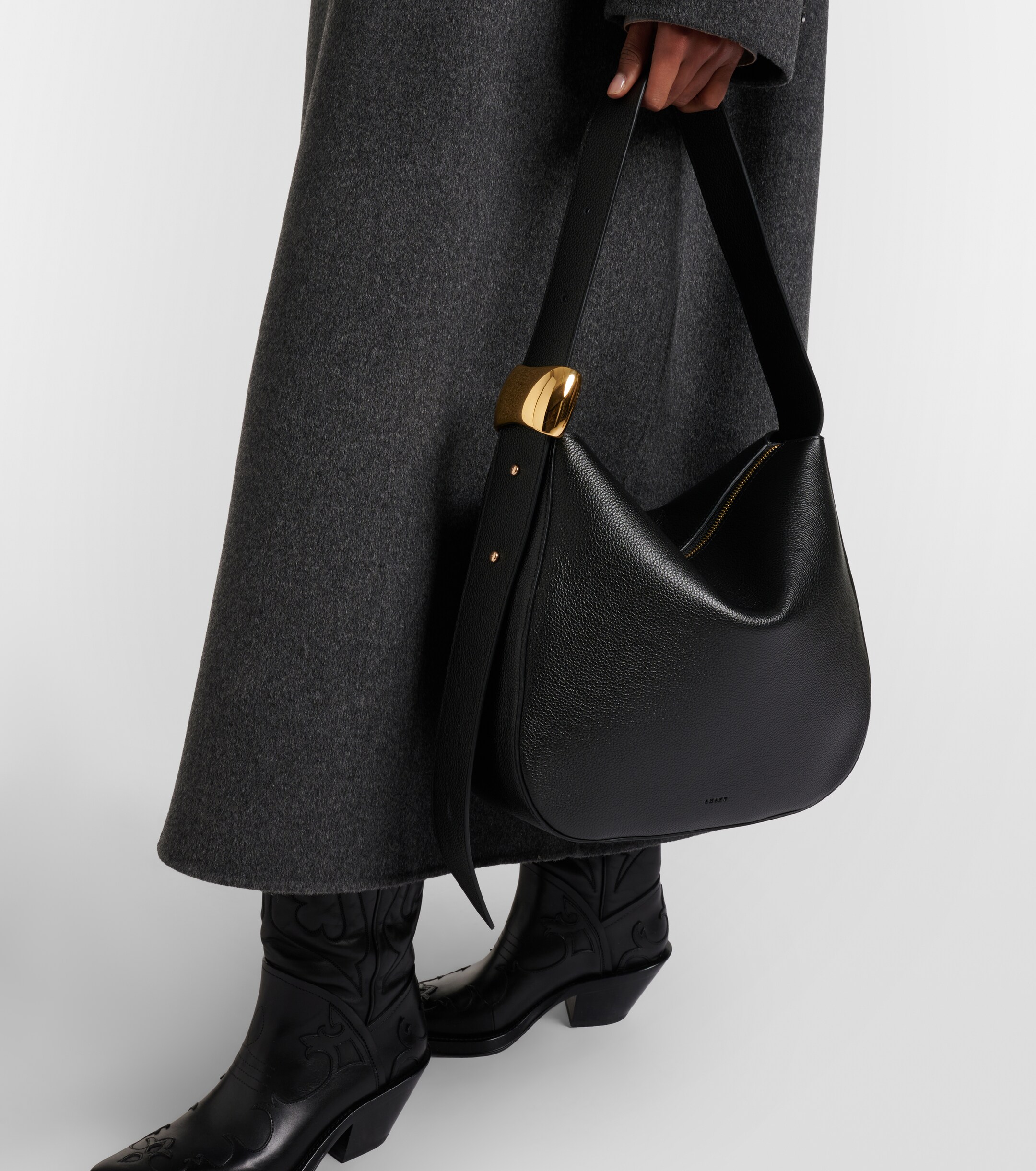 AMANU Zambia leather shoulder bag