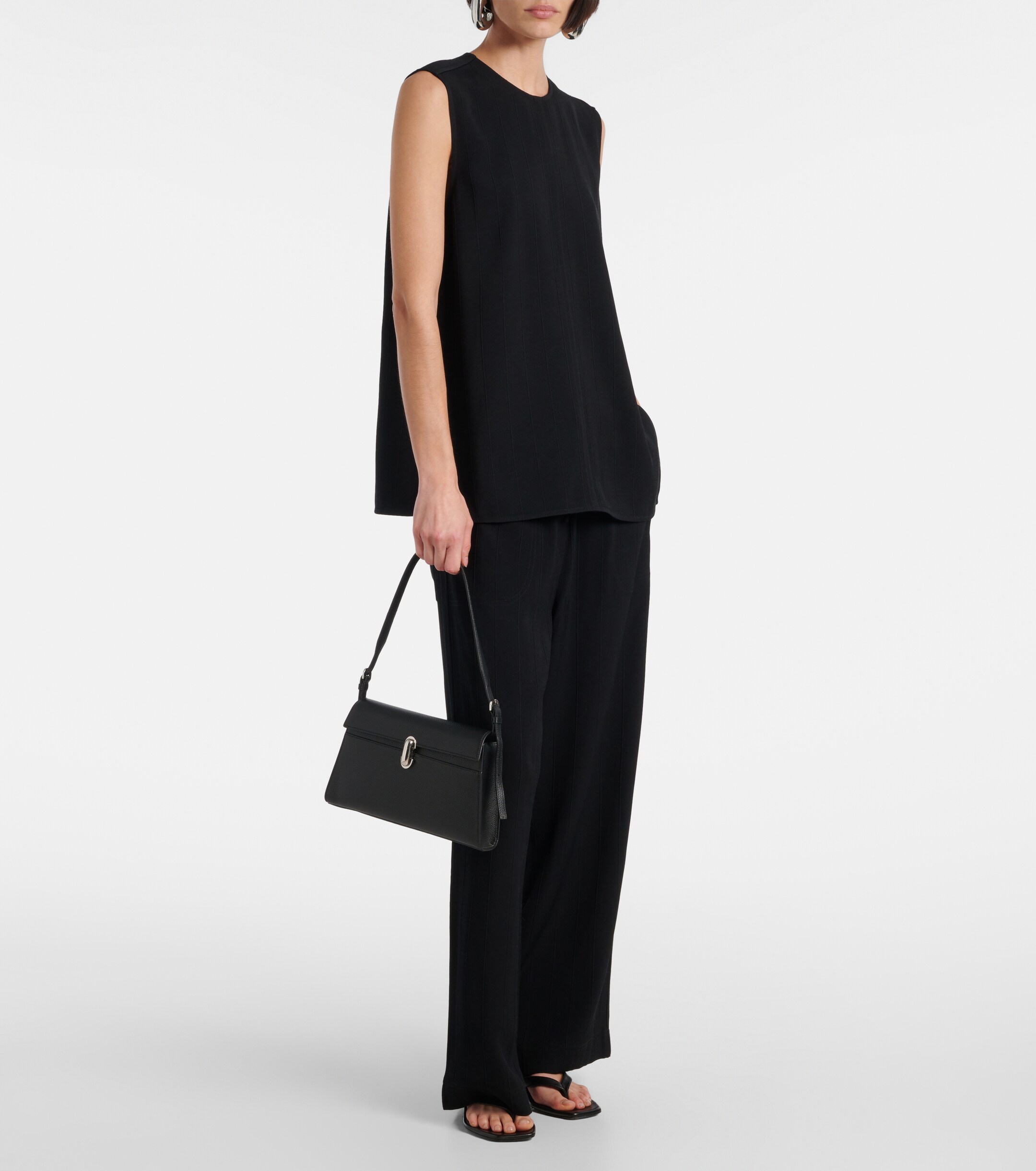 Savette Symmetry 26 leather shoulder bag thumbnail