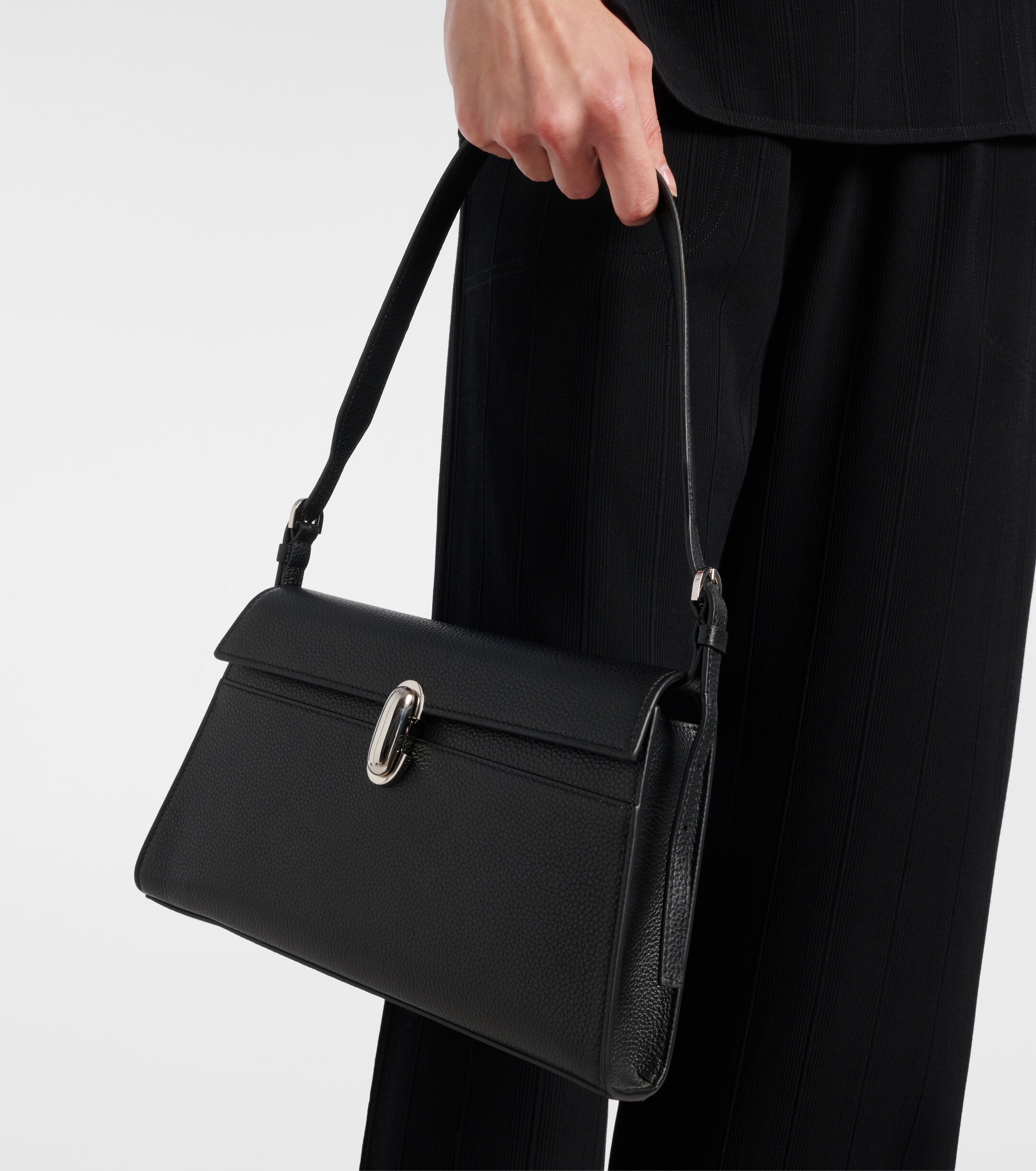 Savette Symmetry 26 leather shoulder bag thumbnail
