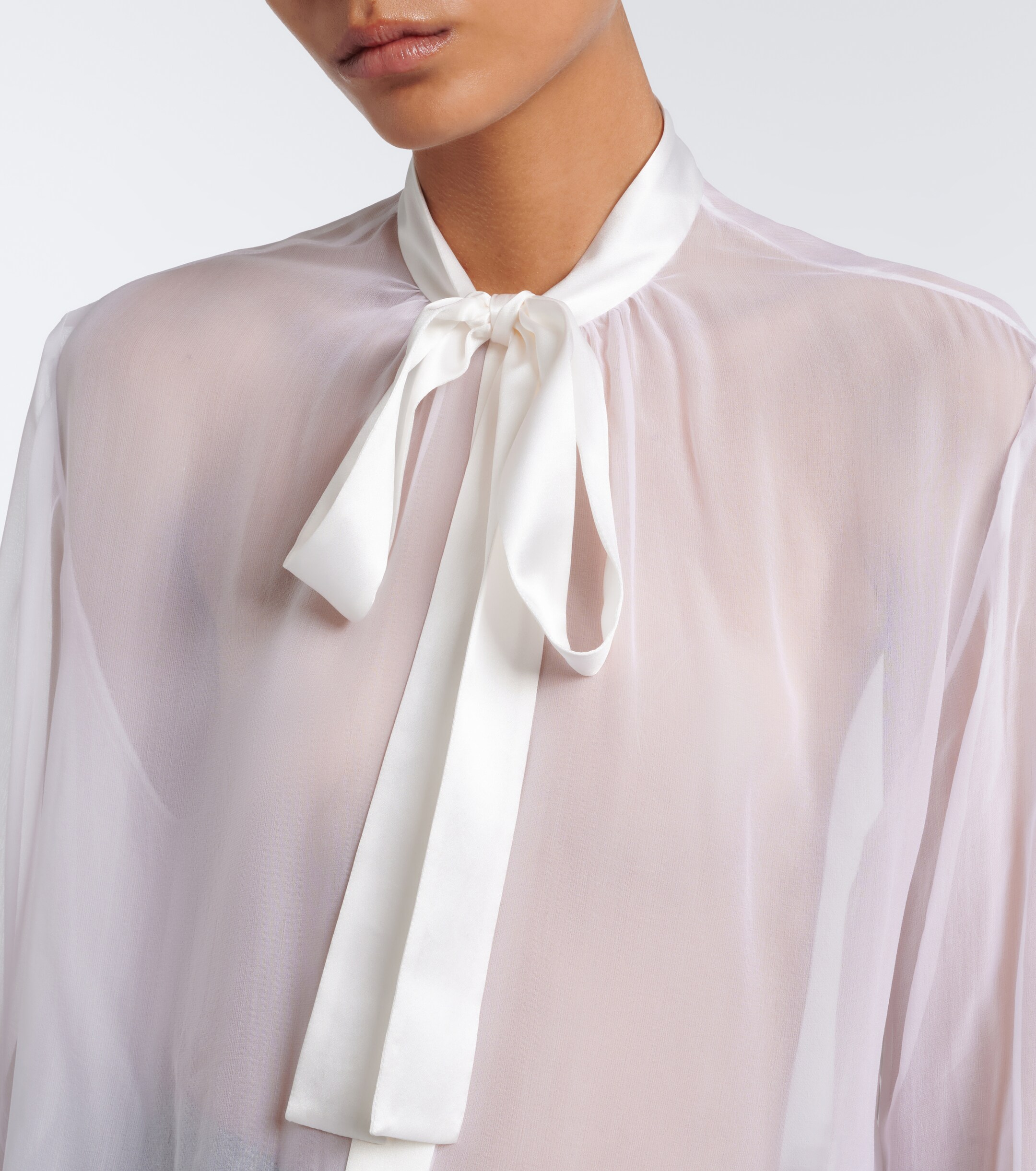 Dolce&Gabbana Dolce & Gabbana Bow-detail silk chiffon blouse