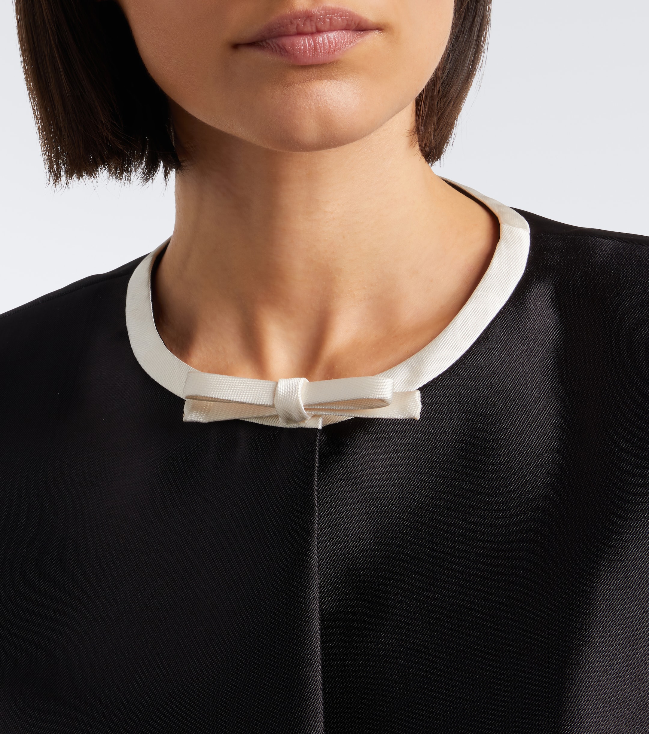 SIMKHAI Simkhai Naelle bow-detail cropped satin top
