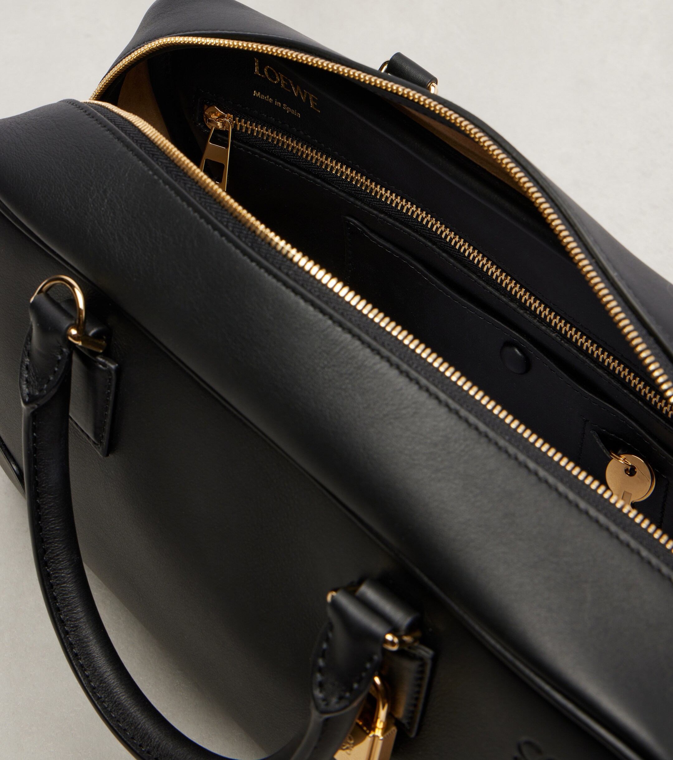Loewe Amazona 28 leather top-handle bag