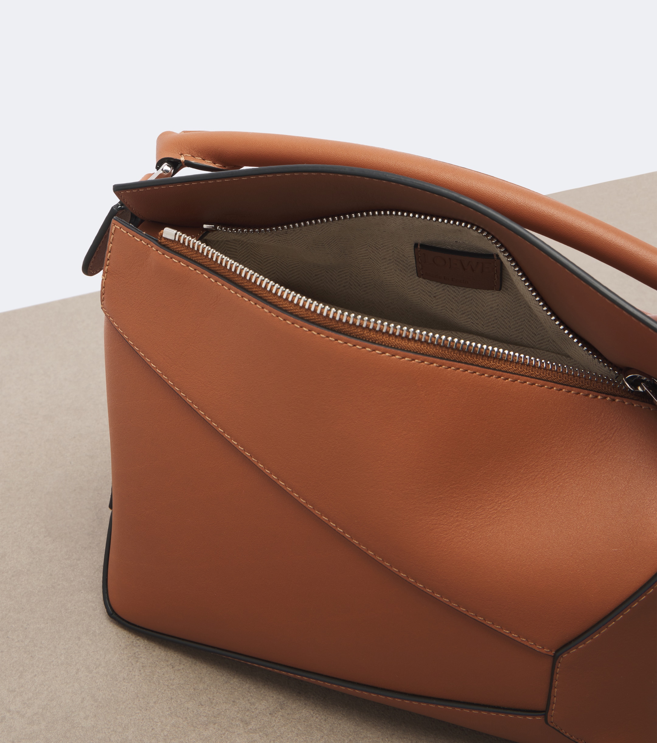 Loewe Loewe Puzzle Edge Small leather top-handle bag