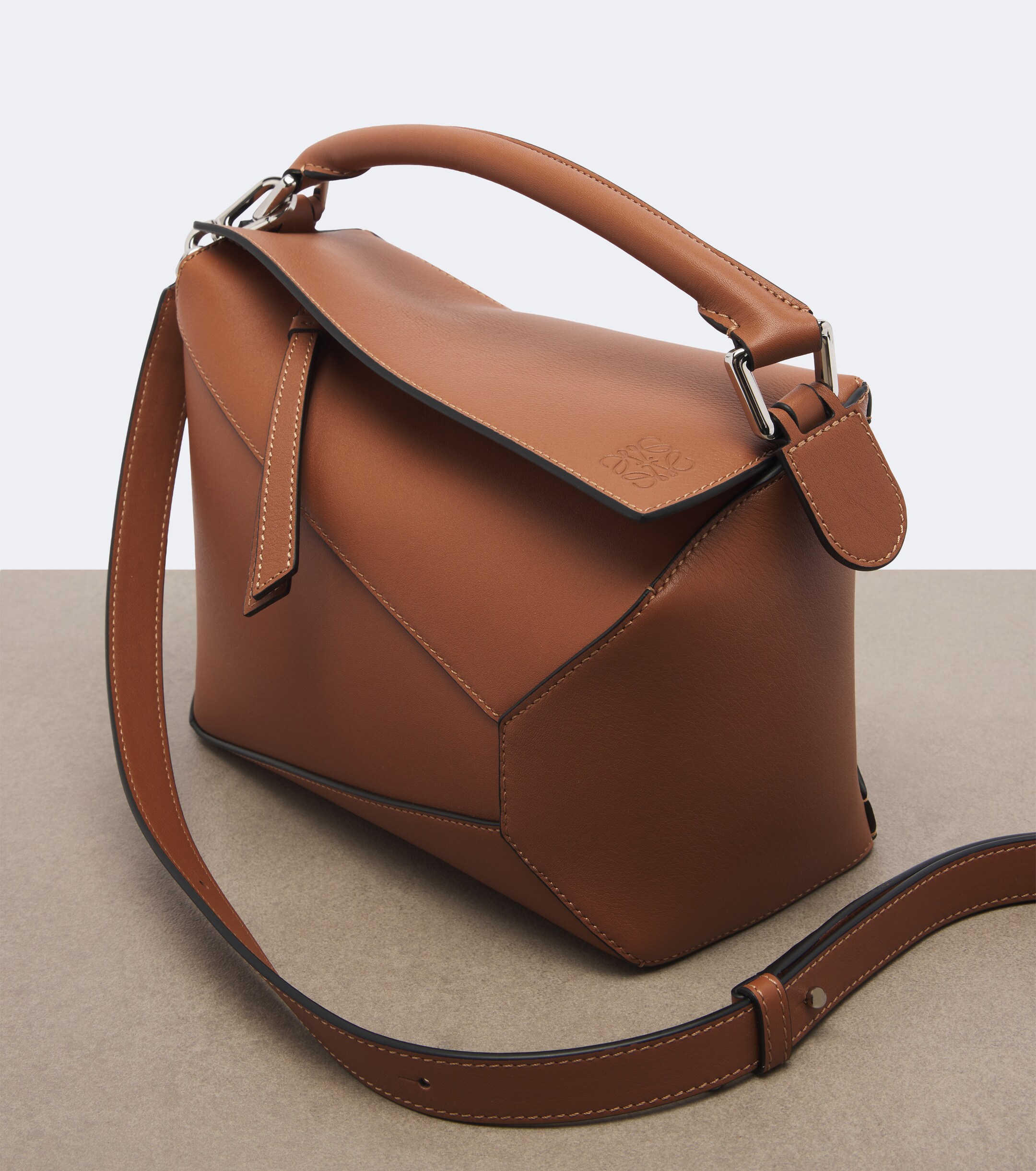 Loewe Loewe Puzzle Edge Small leather top-handle bag
