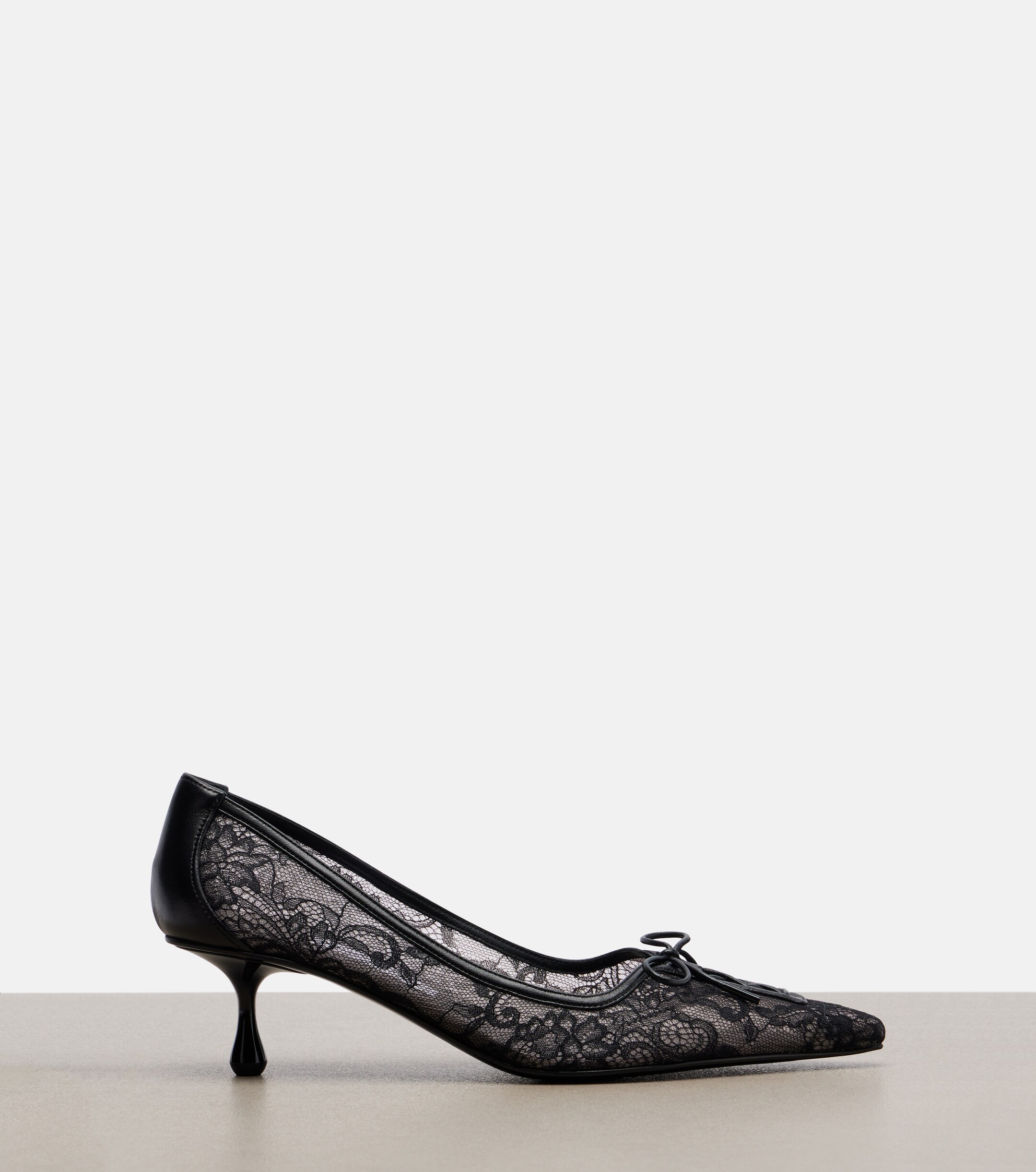 JIMMY CHOO Jimmy Choo Scarlett lace pumps