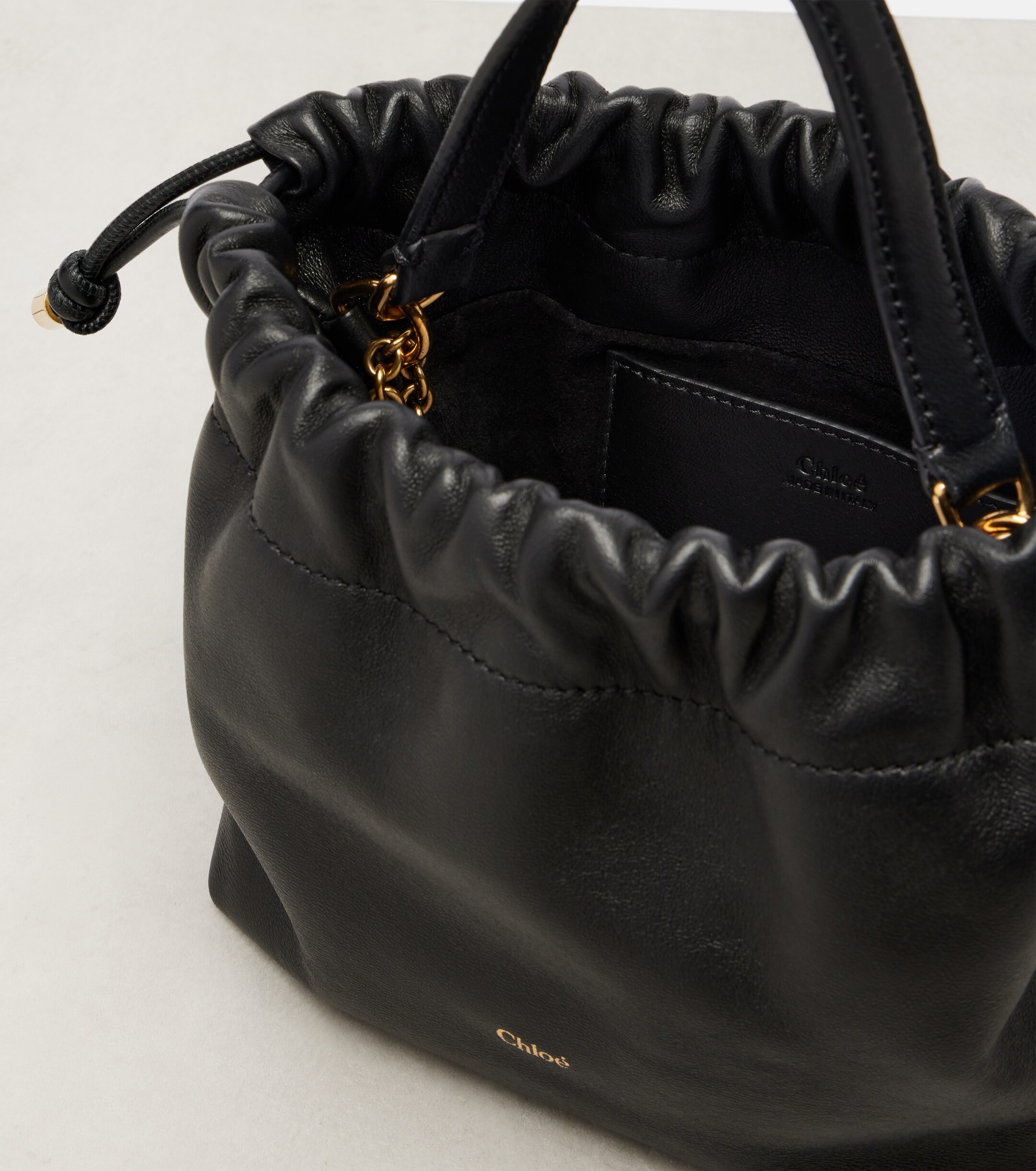 Chloé Chloé Icons Mini leather bucket bag
