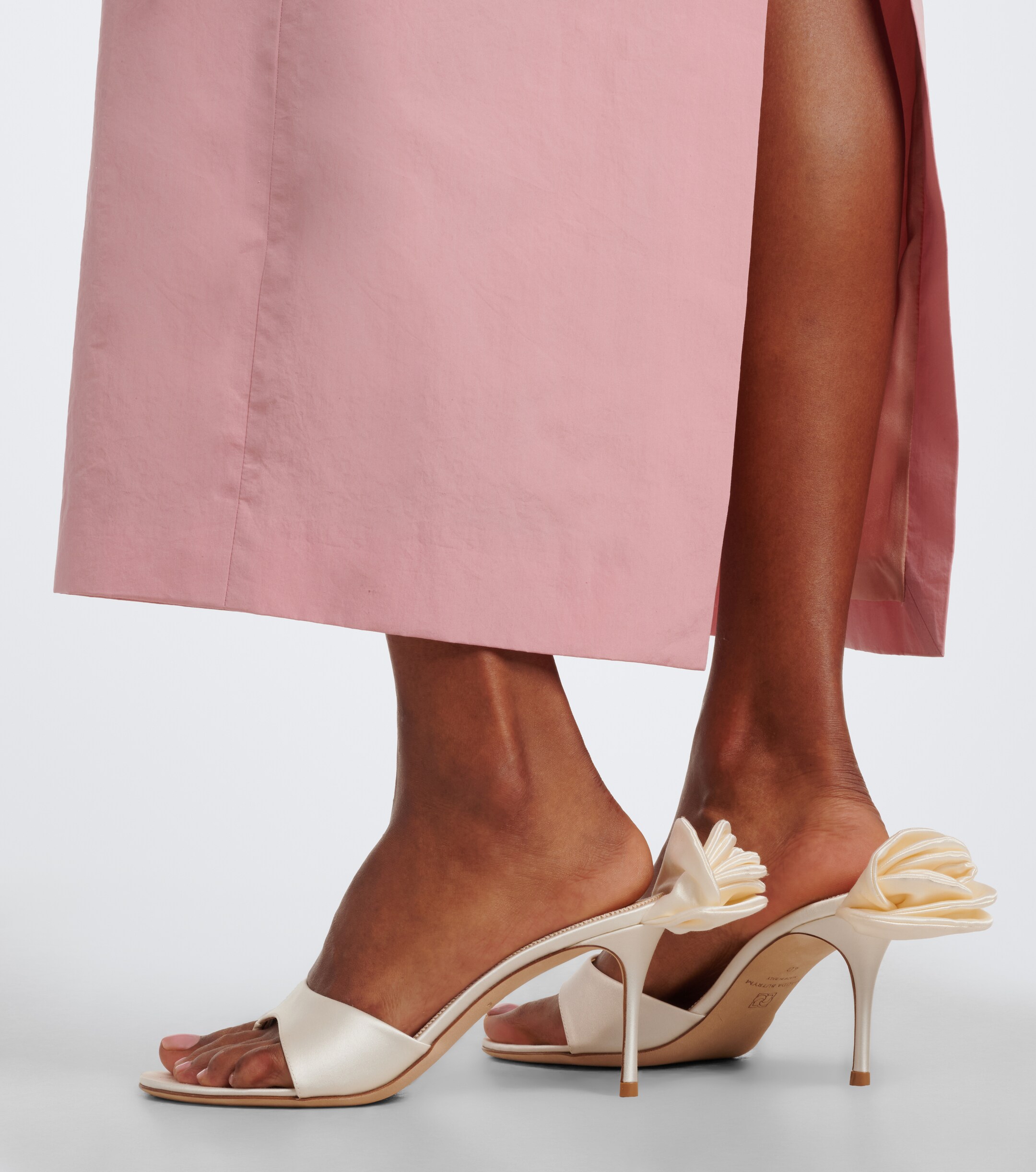 Magda Butrym Magda Butrym Floral-appliqué satin thong sandals