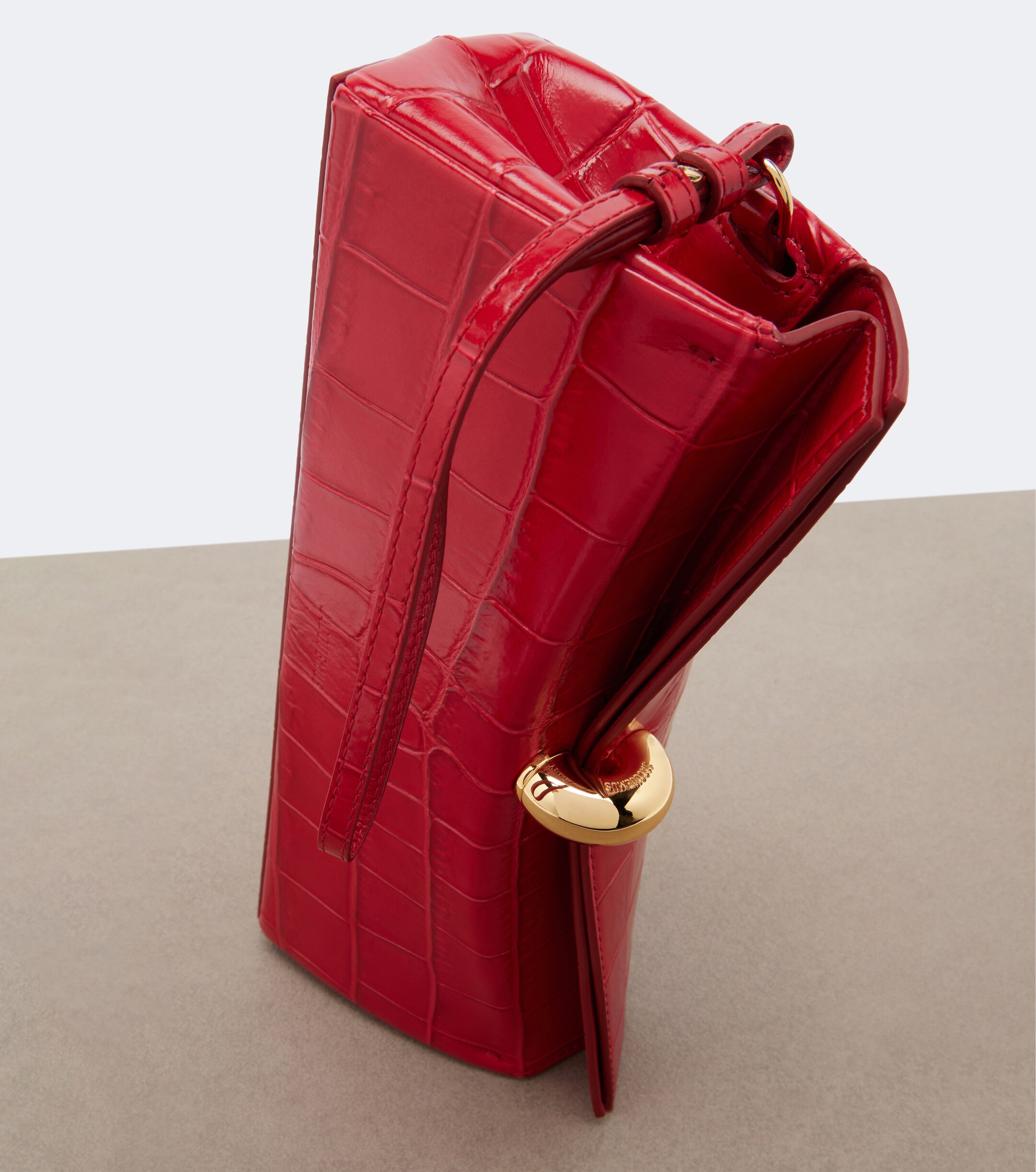 Jacquemus Valérie croc-effect leather clutch