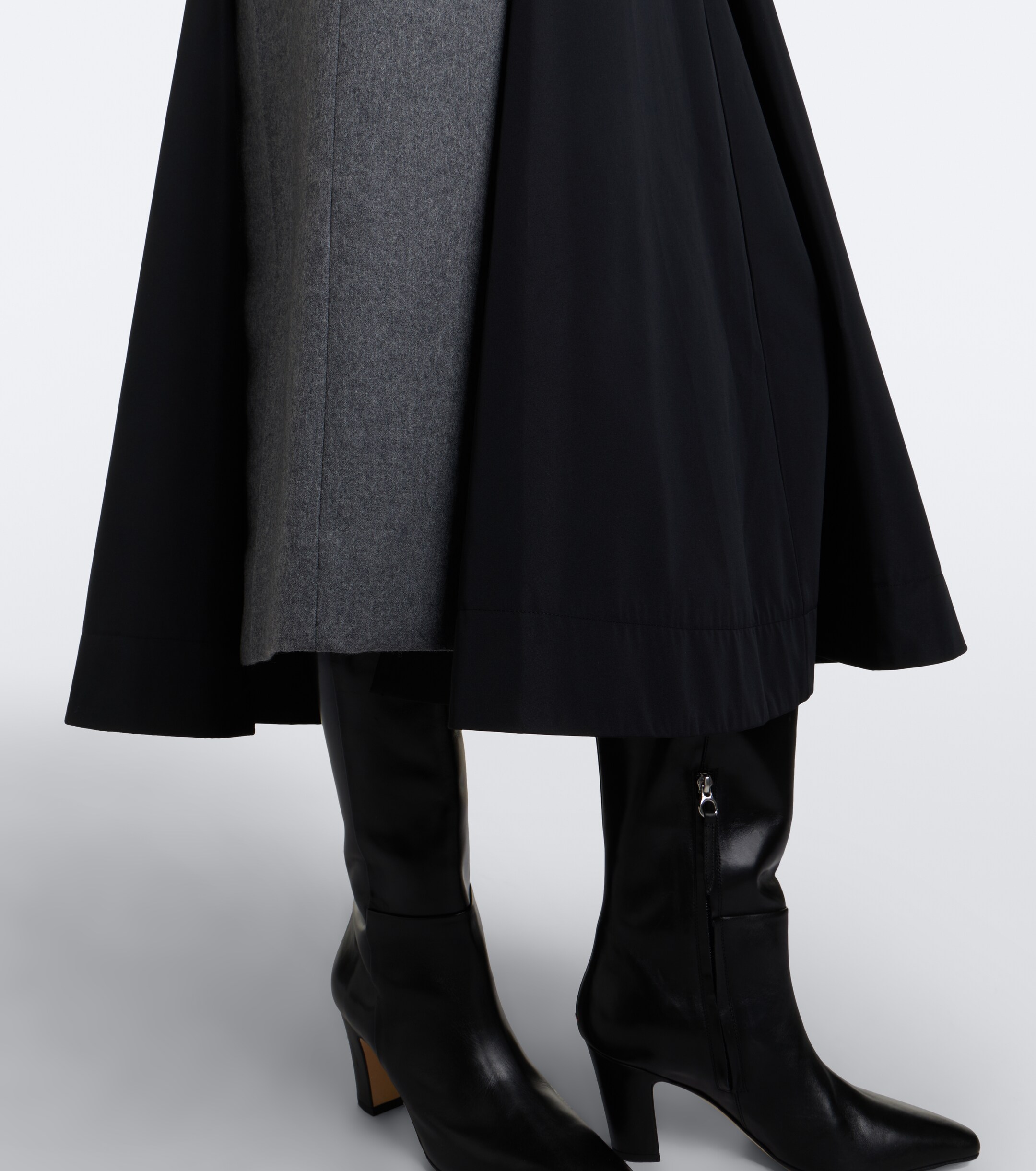 Sacai Sacai Paneled taffeta and wool flannel midi skirt