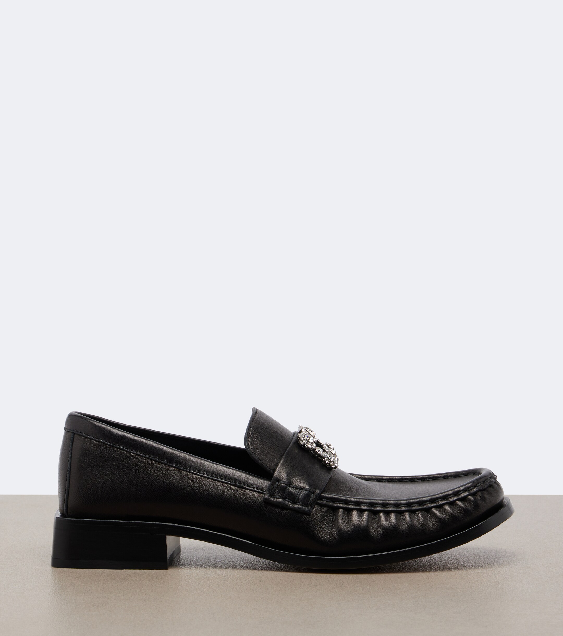 ROGER VIVIER Roger Vivier Viv Moc embellished leather loafers