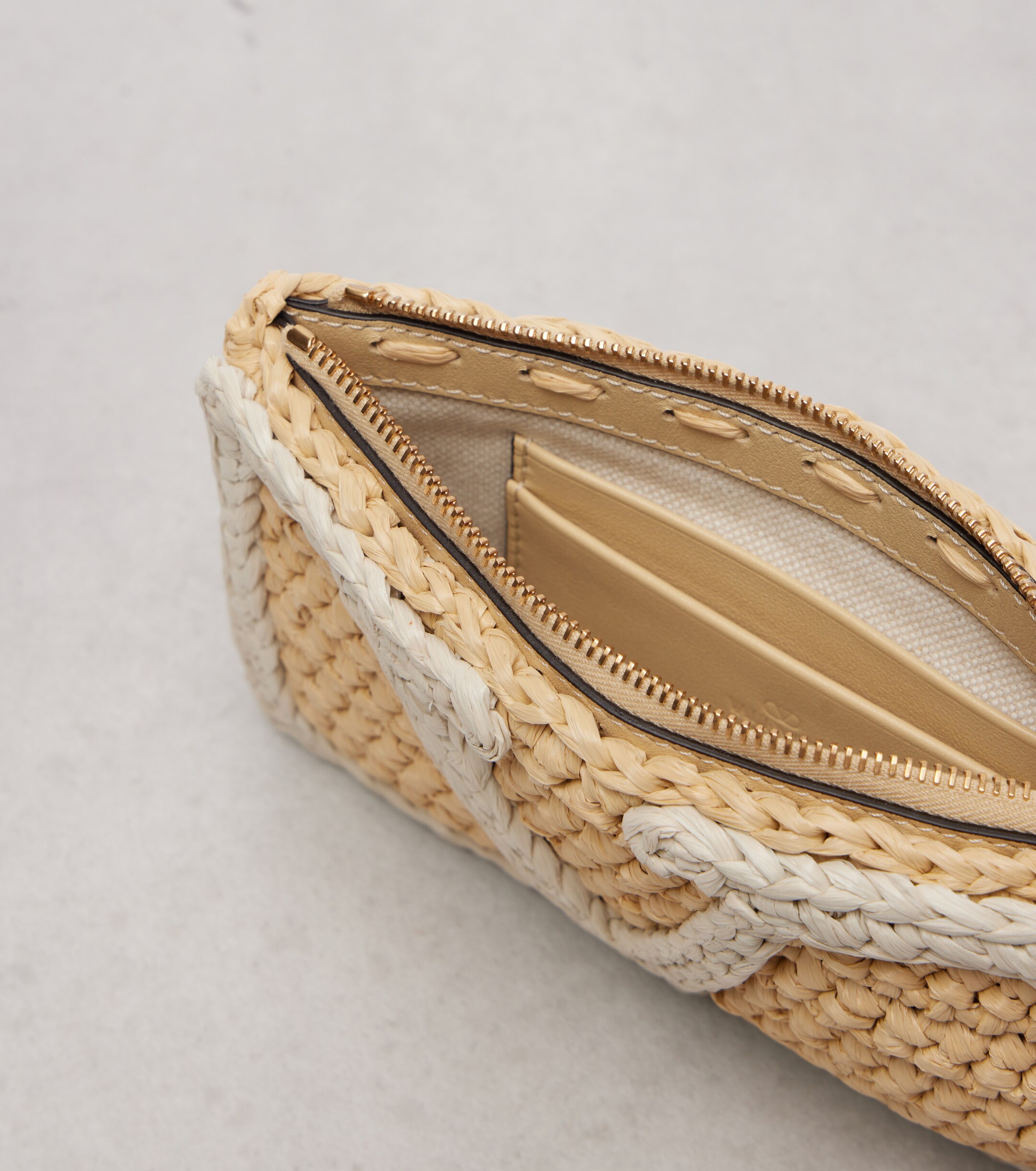 Valentino Garavani Viva Superstar Small crochet clutch thumbnail