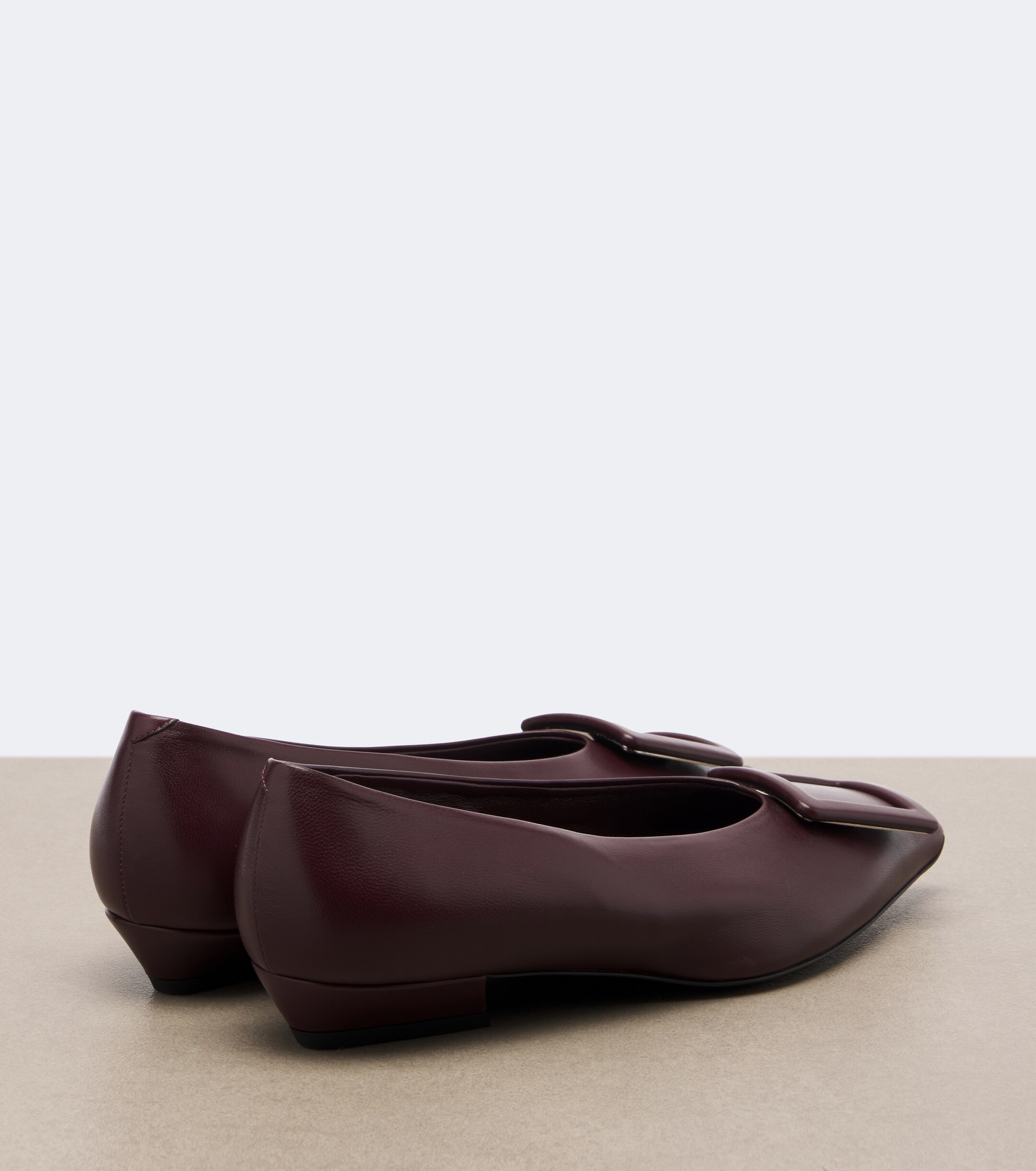 ROGER VIVIER Roger Vivier Viv' in The City leather ballet flats