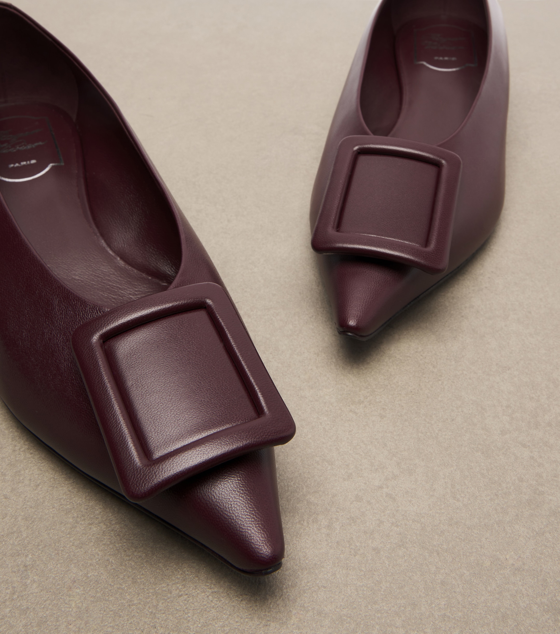 ROGER VIVIER Roger Vivier Viv' in The City leather ballet flats