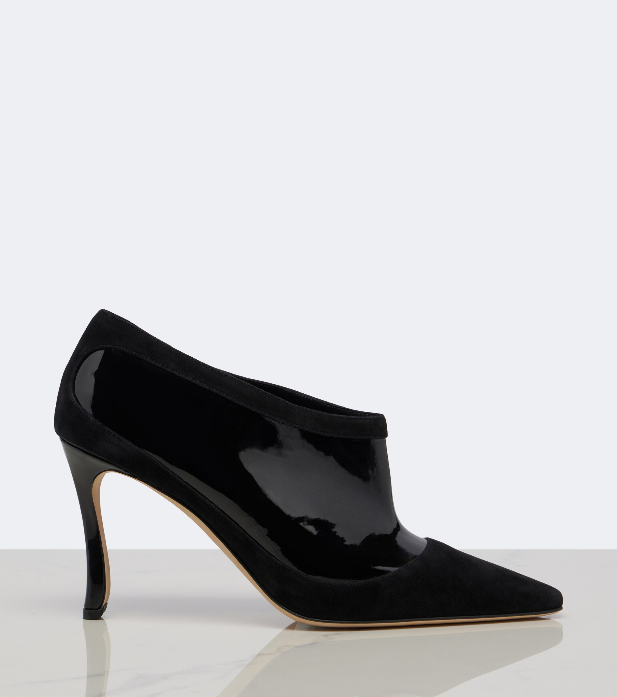 MANOLO BLAHNIK Manolo Blahnik Ters suede and patent leather pumps