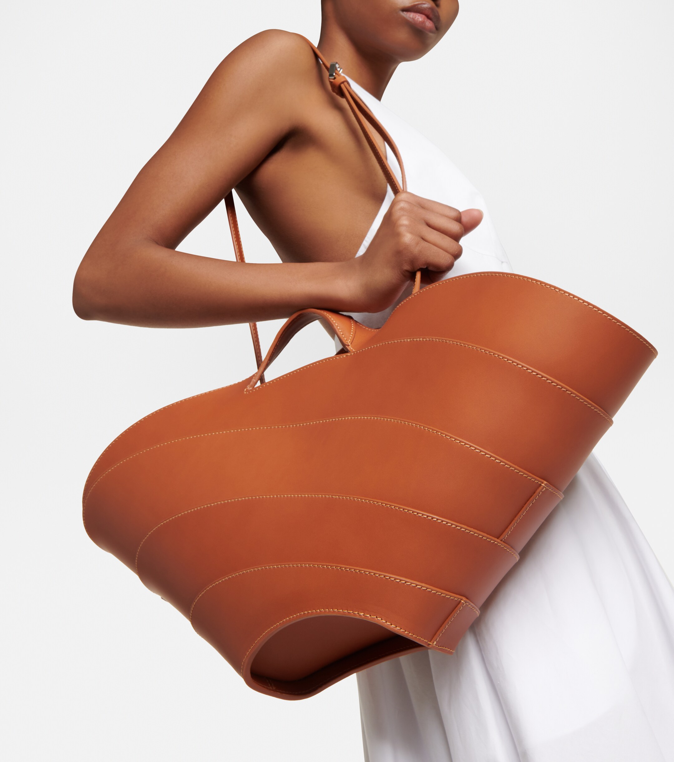 Alaïa Khaima Medium leather tote bag
