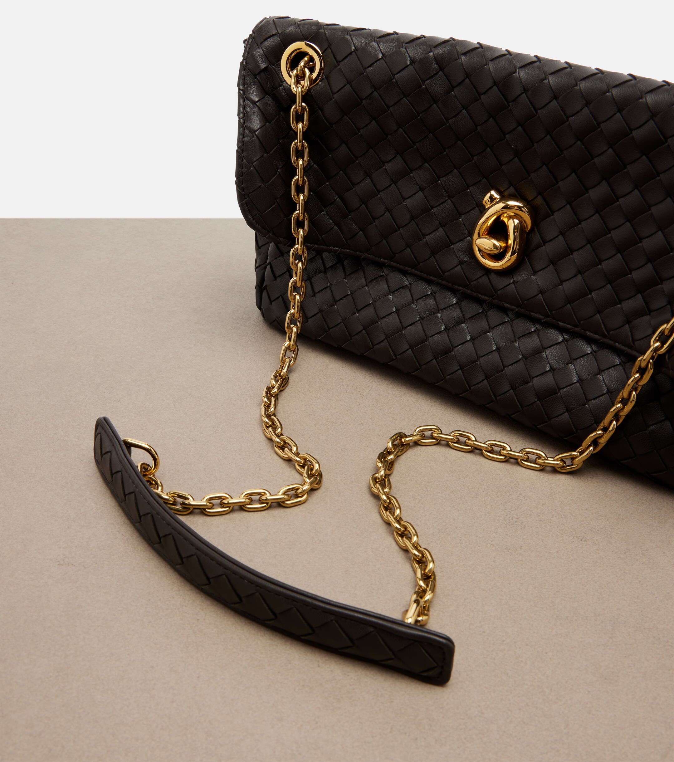 Bottega Veneta Madison Medium leather shoulder bag