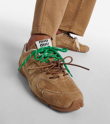 X New Balance Sneakers 530 SL aus Veloursleder in Braun - Miu Miu  