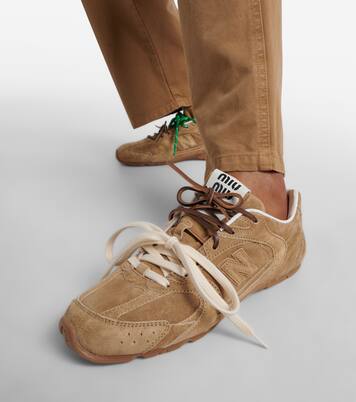 X New Balance Sneakers 530 SL aus Veloursleder in Braun - Miu Miu  