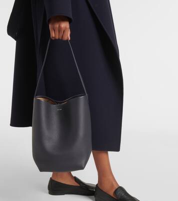 Tote N/S Park Tote Medium aus Leder in Blau - The Row | Mytheresa