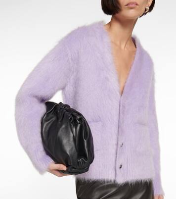 Pouch leather clutch | Bottega Veneta