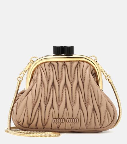 Miu Belle Mini matelassÃ© leather clutch - Miu Miu - Modalova