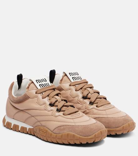 Miu Miu Sneakers con suede - Miu Miu - Modalova