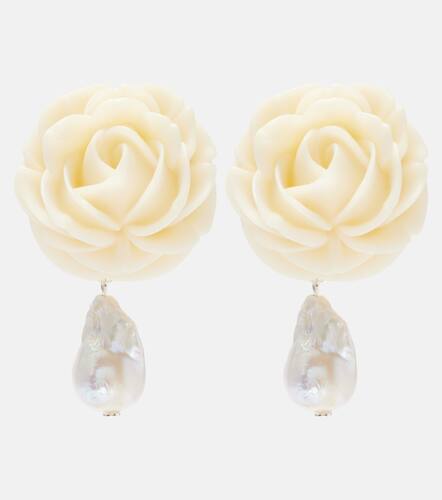 Rose sterling silver drop earrings with freshwater pearls - Magda Butrym - Modalova