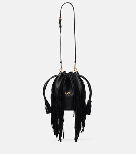 ショルダーバッグ・ポシェット Valentino Garavani Black Nappa Leather Quiltie Bucket Bag VLogo Signature Small leather bucket bag in black