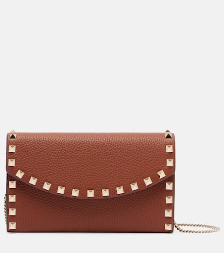 折りたたみ財布 VALENTINO GARAVANI ROCKSTUD GRAINY LEATHER WALLET ON CHAIN Valentino Rockstud Grainy Leather Wallet On Chain – Bluefly