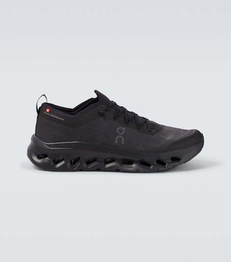 Cloudtilt Moon running shoes in black - On | Mytheresa