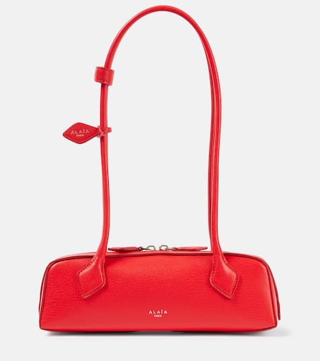 ショルダーバッグ・ポシェット ALAIA DARK RED LEATHER TECKEL MEDIUM SHOULDER BAG Le Teckel Small leather shoulder bag in red - Alaia | Mytheresa