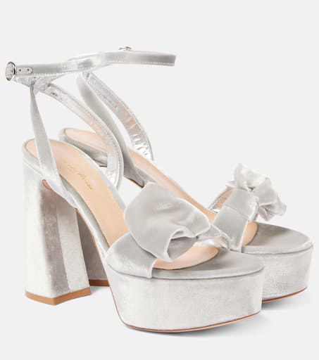 【Gianvito Rossi】 85 bow-detailベルベットミュール 85 bow-detail velvet mules in silver - Gianvito Rossi