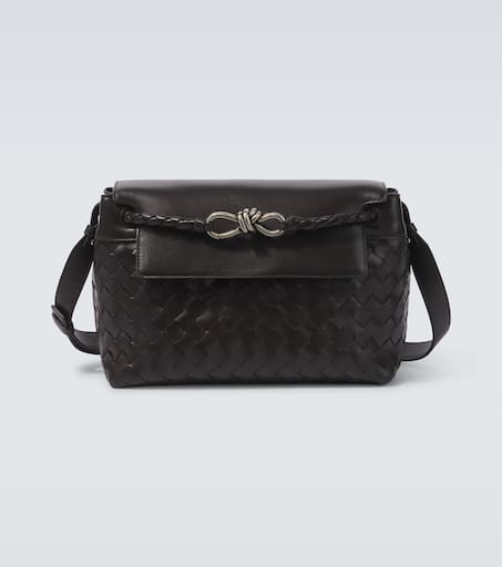 ショルダーバッグ BOTTEGA VENETA FLAT ANDIAMO MESSENGER Bottega Veneta® Men's Small Andiamo Messenger in Black. Shop