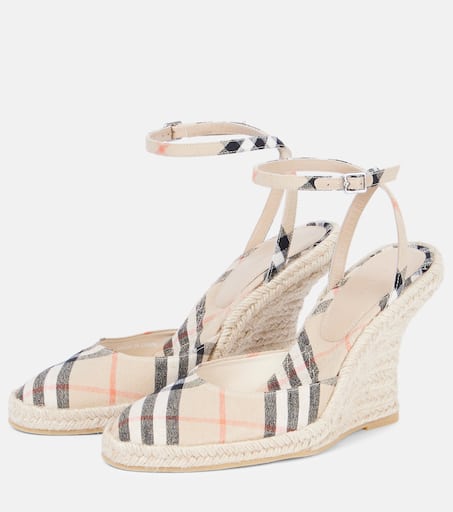 LF Mews 90 espadrille wedges in beige - Burberry | Mytheresa