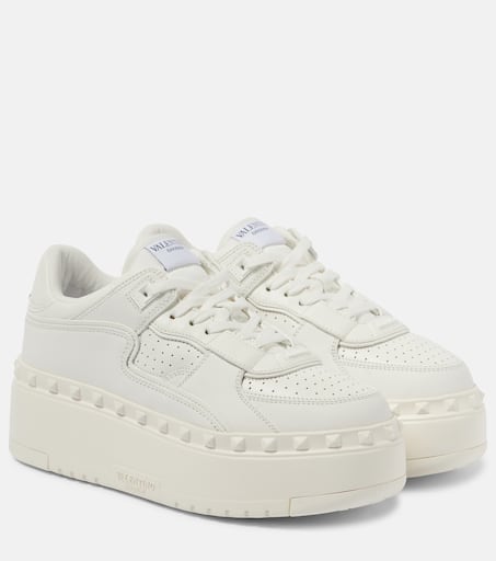 スニーカー VALENTINO Two-tone leather Freedots sneakers Valentino Garavani Freedots Sneakers | italist