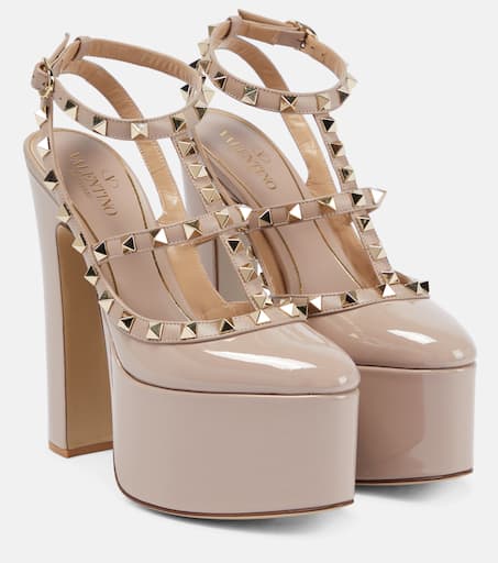 Rockstud Patent Leather Platform Pumps in Beige - Valentino Garavani | Mytheresa